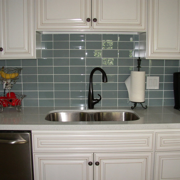 Glass Tile Backsplash Photos & Ideas Houzz