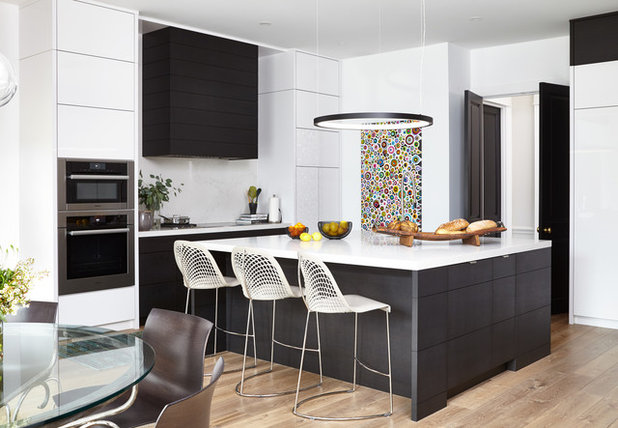 Modern Kitchen by Lorraine Franklin Designs Inc