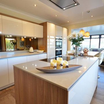 Gloss Lacquered Kitchen with Silestone Worktops