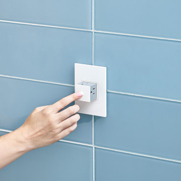 Gloss White Pop-Out Outlet