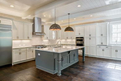 This is an example of a classic kitchen in Atlanta.