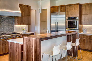 Kitchen - kitchen idea in Denver