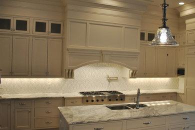 Example of a trendy kitchen design in Cincinnati