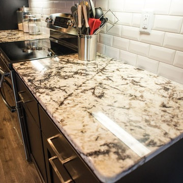 Granite - White Orion Kitchen with Pergamino and White Torroncino