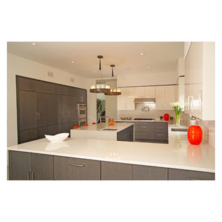 Gray & White Modern in Deal - Moderne - Cuisine - New York - par erik ...