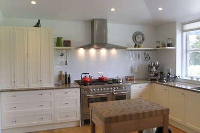 This is an example of a farmhouse kitchen in Christchurch.