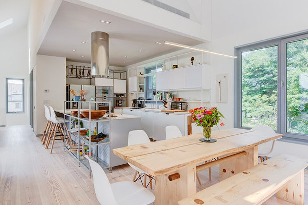 Modern Kitchen by The Turett Collaborative