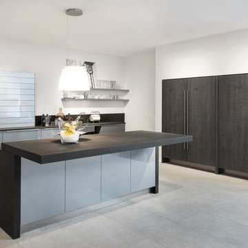 Grey kitchen design ideas: Two tone grey kitchen