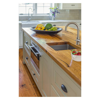 Hamilton Kitchen Farmhouse Kitchen Boston By Main Street   Hamilton Kitchen Main Street Kitchens At Botellos Img~ad916fe8075b6148 7936 1 802eadd W320 H320 B1 P10 