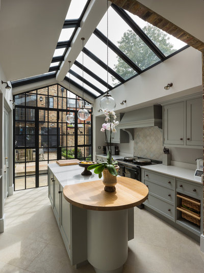 Traditional Kitchen by STAC Architecture