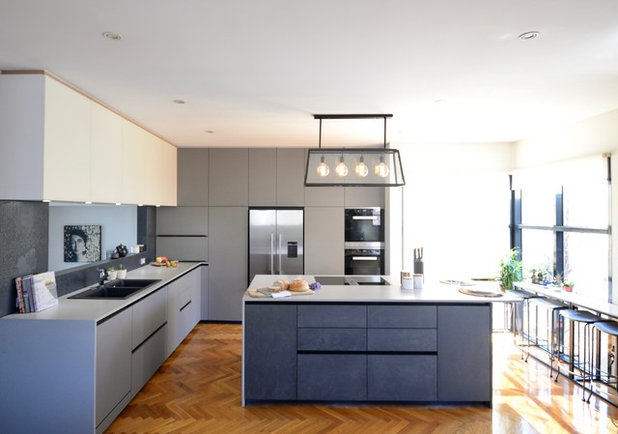 Contemporary Kitchen by Made In Italy Kitchens