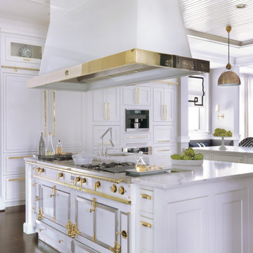 Hamptons-Inspired Frontenac Residence