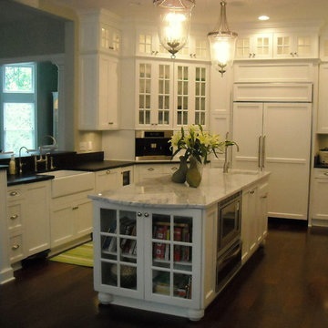 Hamptons white kitchen