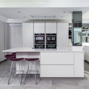 Handle-less kitchen