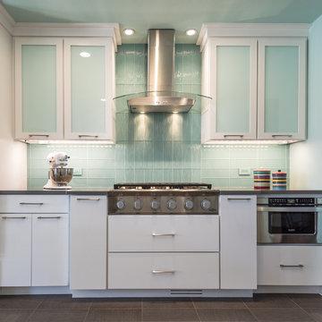 Happy Hip Family Kitchen