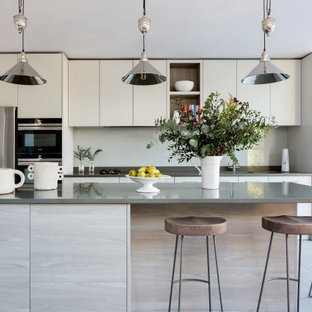 This is an example of a contemporary kitchen in London.
