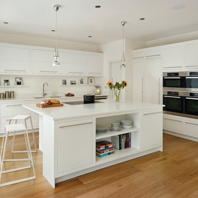 Trendy kitchen photo in London