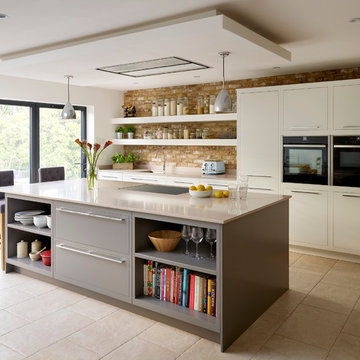 Harvey Jones - Linear Kitchens