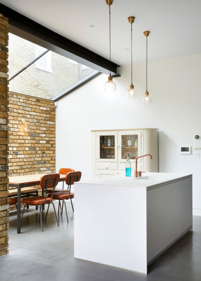 Kitchen by RISE Design Studio