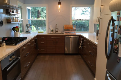 Minimalist kitchen photo in San Francisco