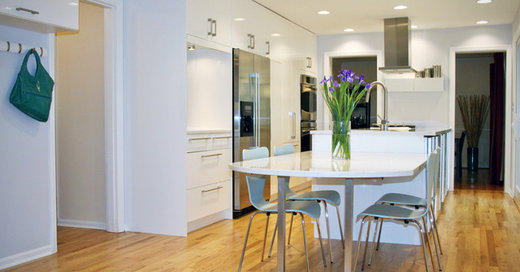 Get More Island Legroom With a Smart Table Base