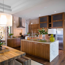 Modern Kitchen by Insidesign