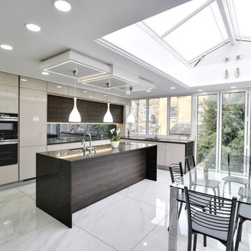 High Gloss & Oak Laminate Kosher Kitchen From Nobilia