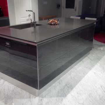 High Gloss Kitchen Island, Marble Floor, Stainless Steel Faucet