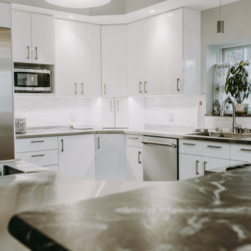 High Gloss Modern Kitchen with Stainless Steel Countertops