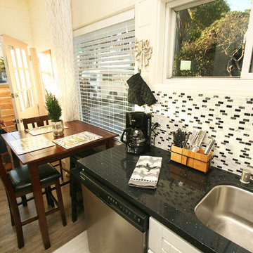 High Style Vacation Rental/Staging in Mission Beach-No Vacancies!