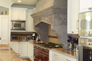 Photo of a classic kitchen in San Francisco.