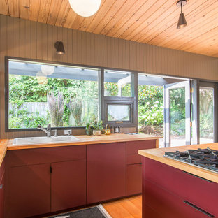 This is an example of a midcentury kitchen in Seattle.