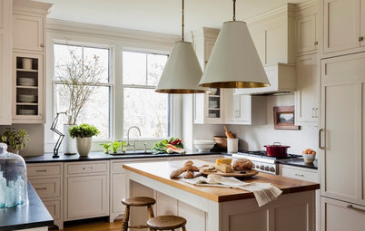 Houzz Tour: Easygoing and Elegant in White, Cream and Gray