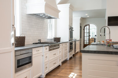 Example of a kitchen design in St Louis