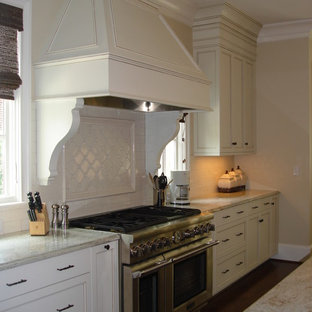 Example of a classic kitchen design in Charlotte