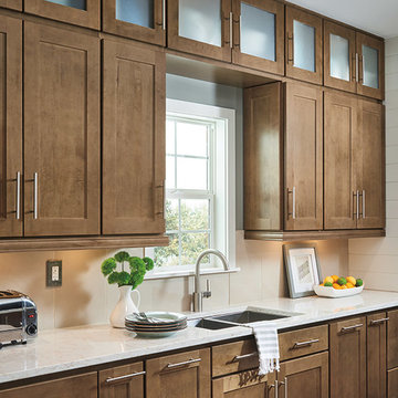 Homecrest Cabinetry: Transitional Kitchen