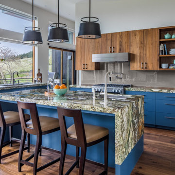 Hood River Scenic Modern