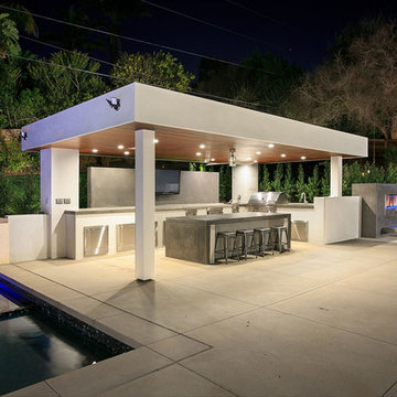Host Summer Parties - Luxurious Outdoor Living for Private Entertainment