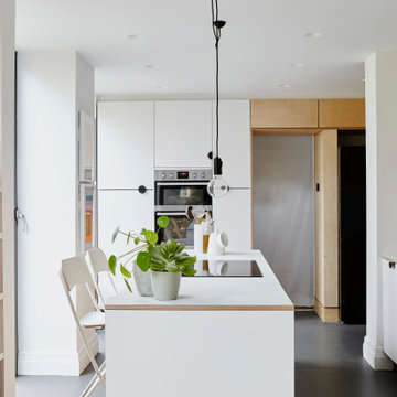 House in Forest Hill Kitchen - Island