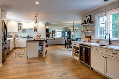 Example of an arts and crafts kitchen design in New York