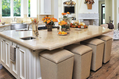 Example of a trendy kitchen design in Houston