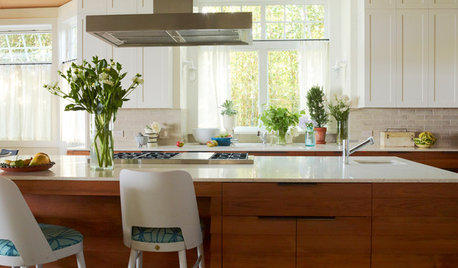 Houzz Tour: From Strictly Traditional to ‘Surf’s Up’