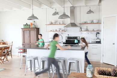 Inspiration for a farmhouse kitchen remodel in Columbus