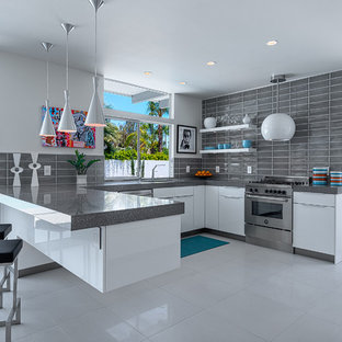 Foto di una cucina minimalista