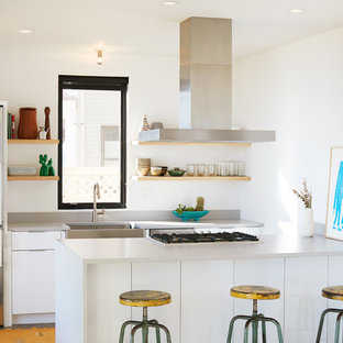 75 Beautiful Small Galley Kitchen Pictures Ideas May 2021 Houzz