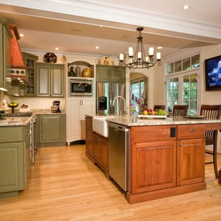 Traditional kitchen designs - Kitchen - traditional kitchen idea in Raleigh