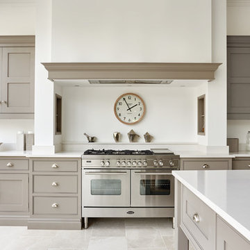 Impressive Grey and White Kitchen