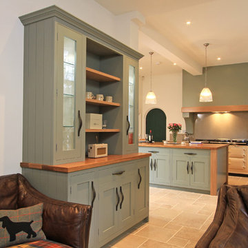 In-Frame Oak & Painted Shaker Kitchen in Farrow & Ball Pigeon