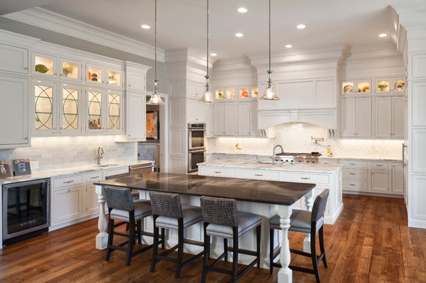 Traditional Kitchen by High Pointe Custom Homes LLC