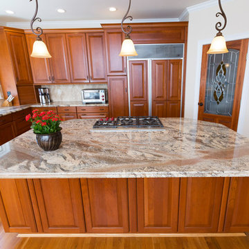Indian Hill Traditional Kitchen with Bar Alcove